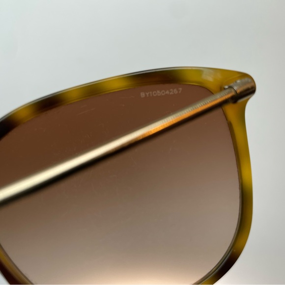 Burberry brown sunglasses. Made in Italy - Picture 2 of 5